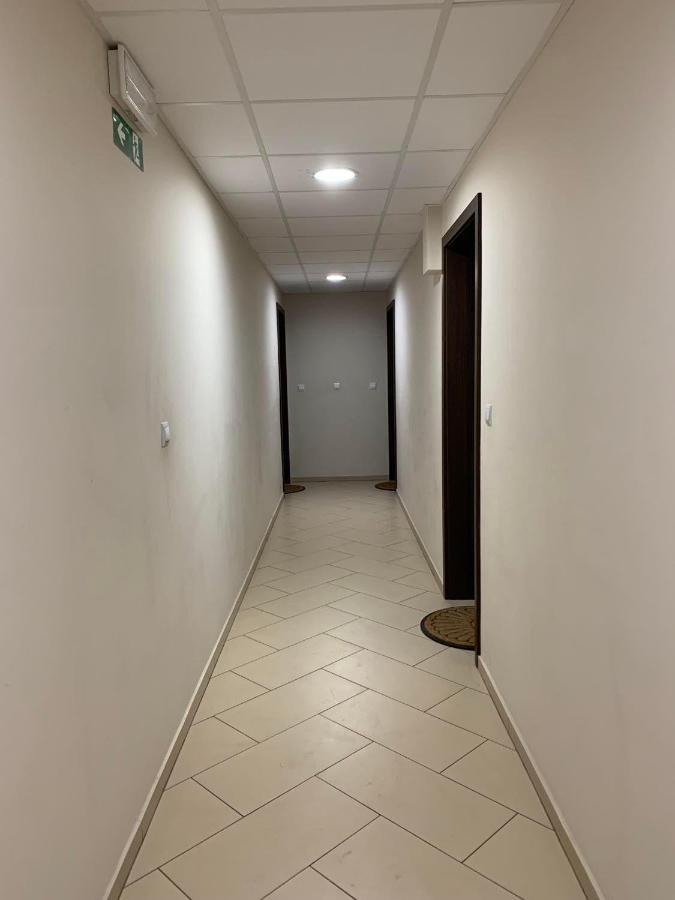 Apartament Jędrzejów エクステリア 写真
