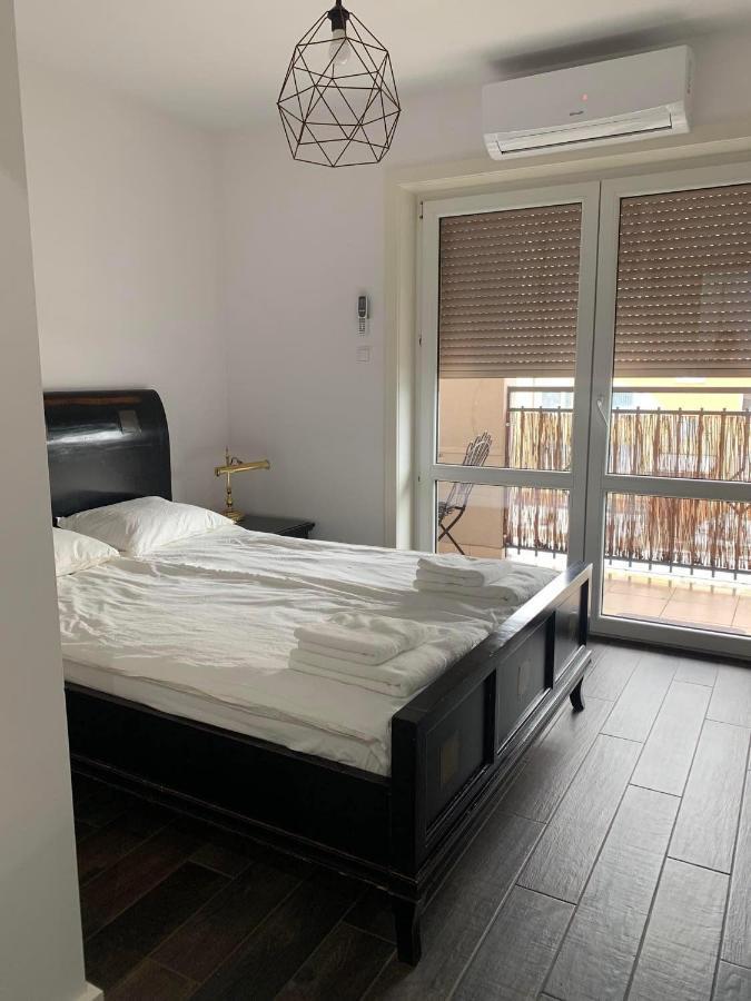 Apartament Jędrzejów エクステリア 写真